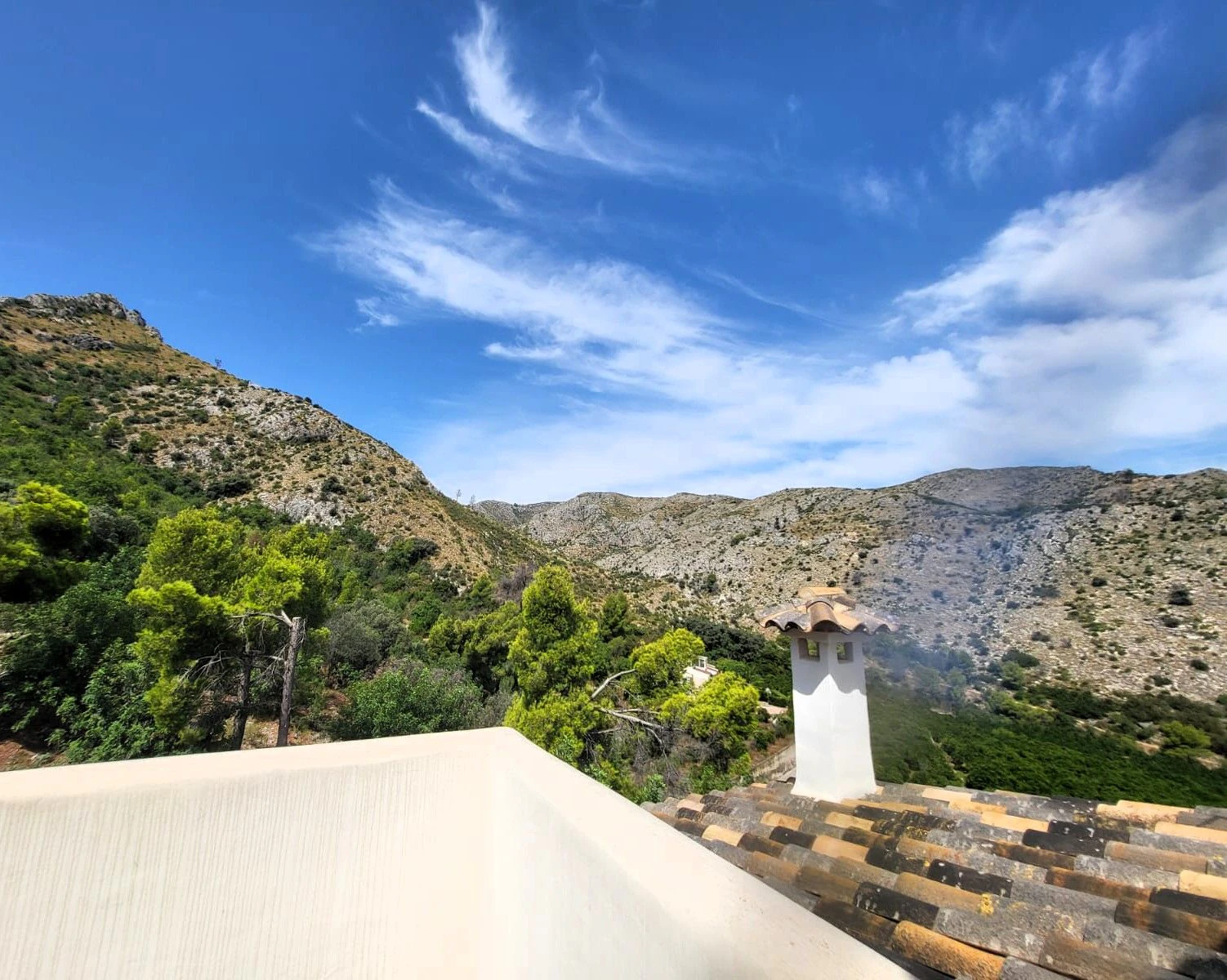 Encantadora casa rústica con vistas excepcionales al Mar y a la Montaña en Pego.