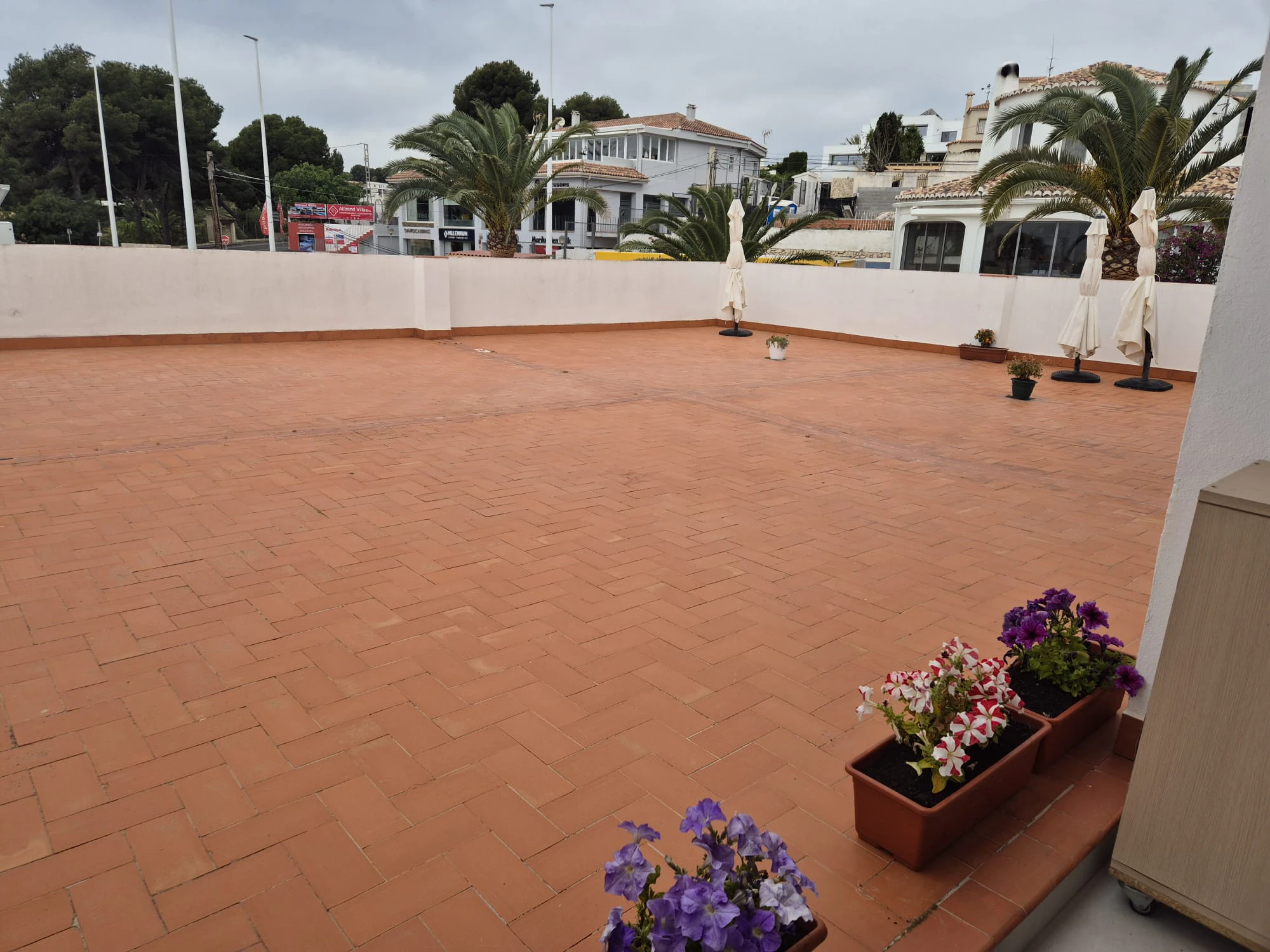 Exclusivo apartamento reformado con vistas al mar en Moraira – Alquiler anual