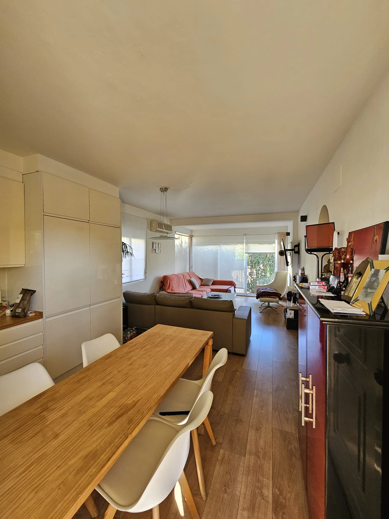 Mediterrane charme op enkele stappen van de zee: tussenwoning in Las Marinas - Denia
