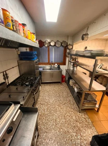 Traspaso y alquiler anual - Bar/ Restaurante