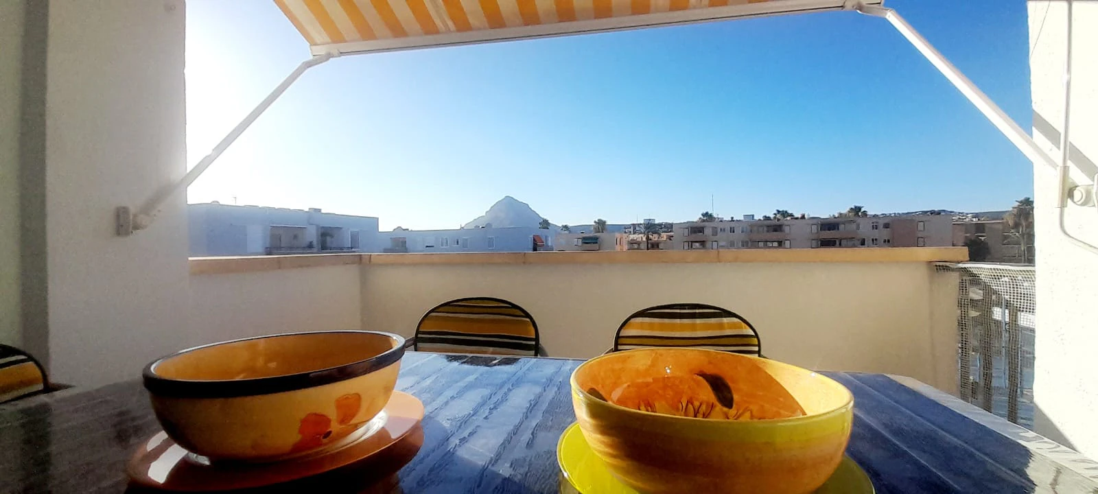 Opgeknapt appartement te koop met 2 slaapkamers en gemeenschappelijk zwembad in Jávea, Alicante