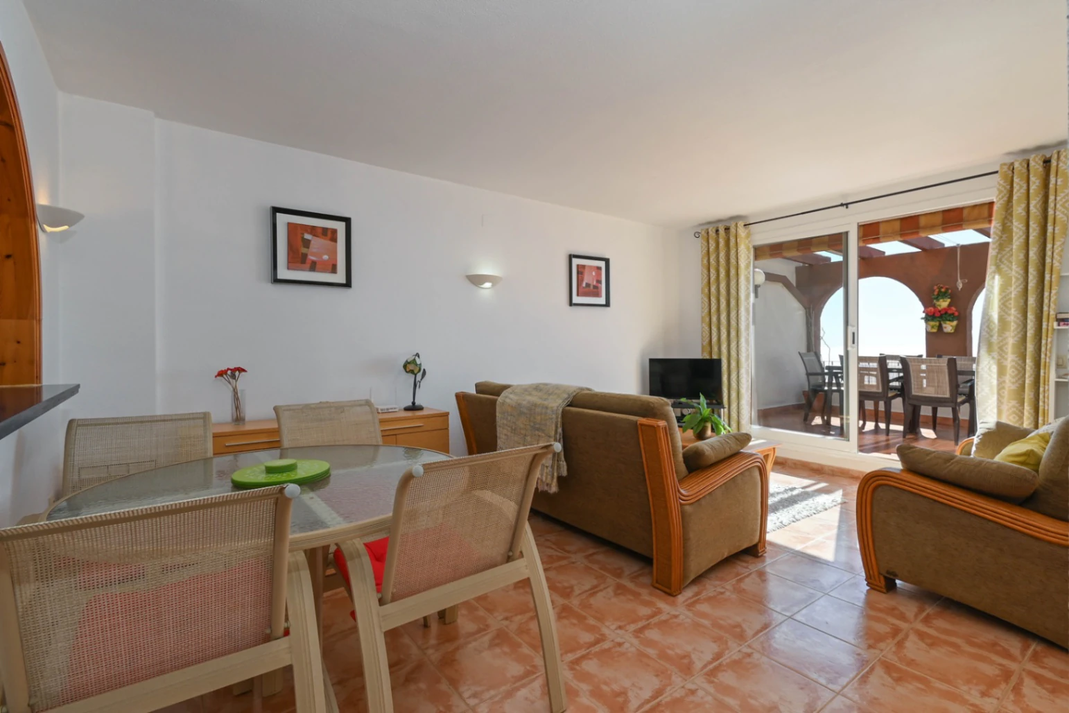 APARTAMENTO EN PUEBLO PANORAMA CON IMPRESIONANTES VISTAS AL MAR. PRIMER PISO