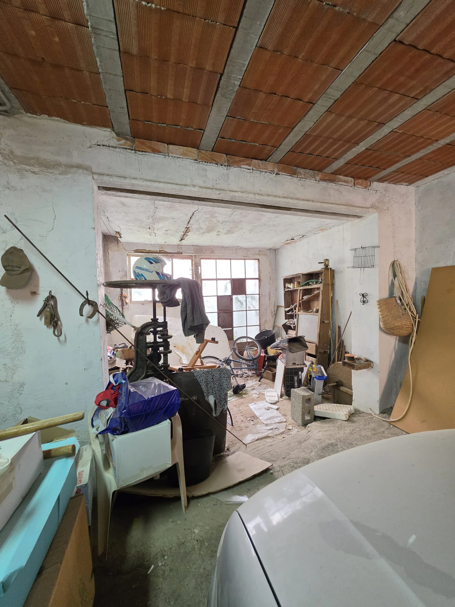 Casa de pueblo en venta con mucho potencial - Benigembla