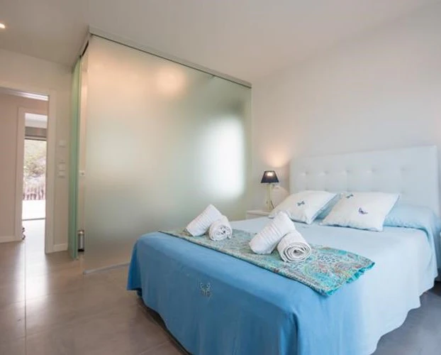 Vivienda con carácter y amplitud en alquiler anual - Benissa