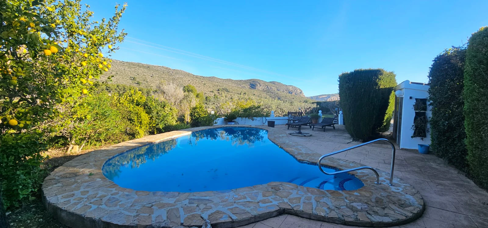 Charmante finca in Canor, Benissa: natuur, comfort en een vrij uitzicht