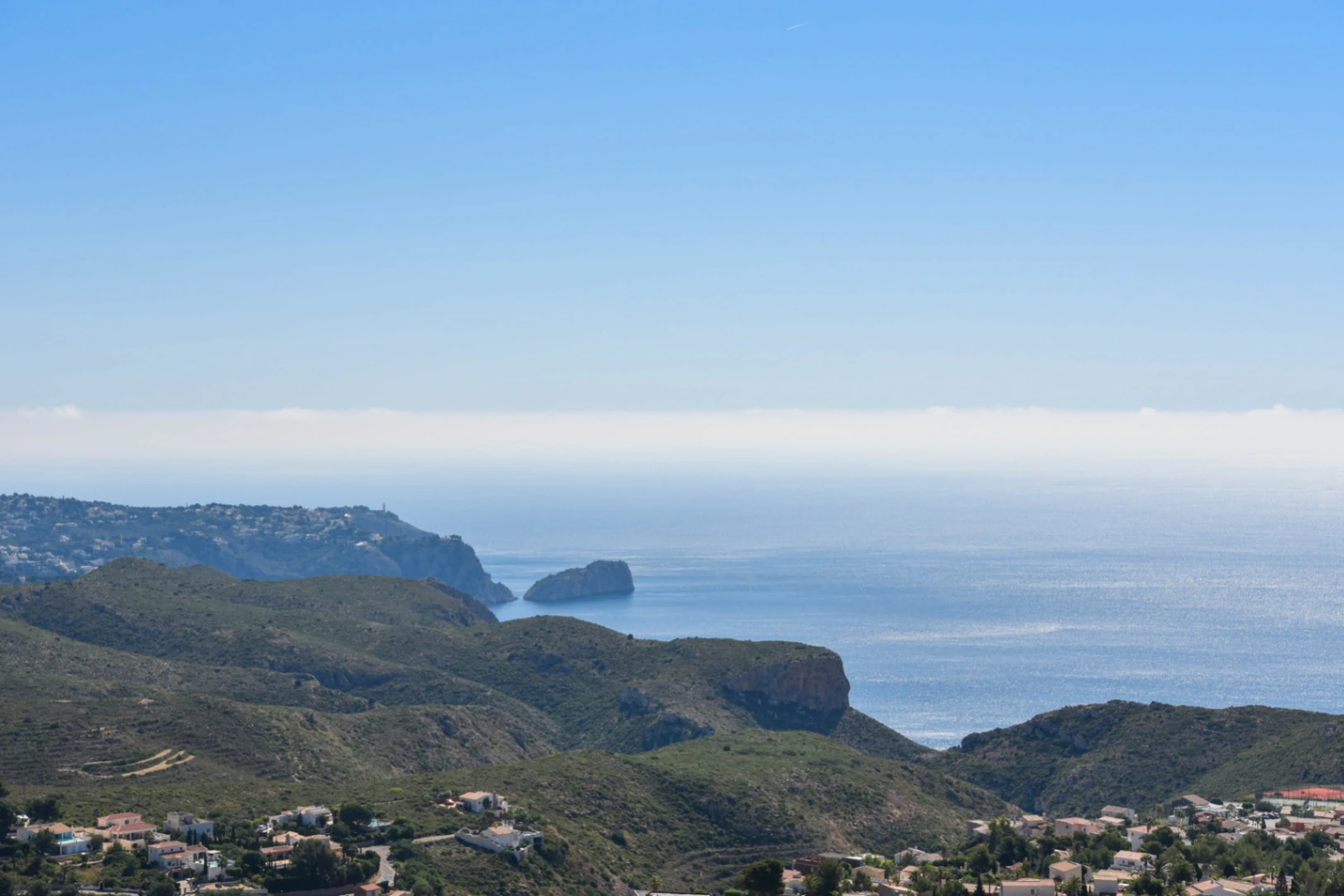 APARTAMENTO EN PUEBLO PANORAMA CON IMPRESIONANTES VISTAS AL MAR. PRIMER PISO