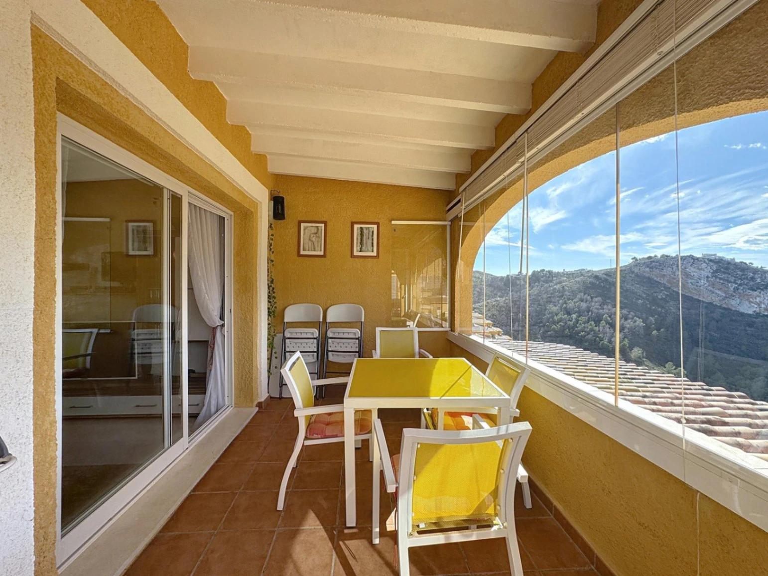 Ático con vistas a la montaña en Pueblo Montecala