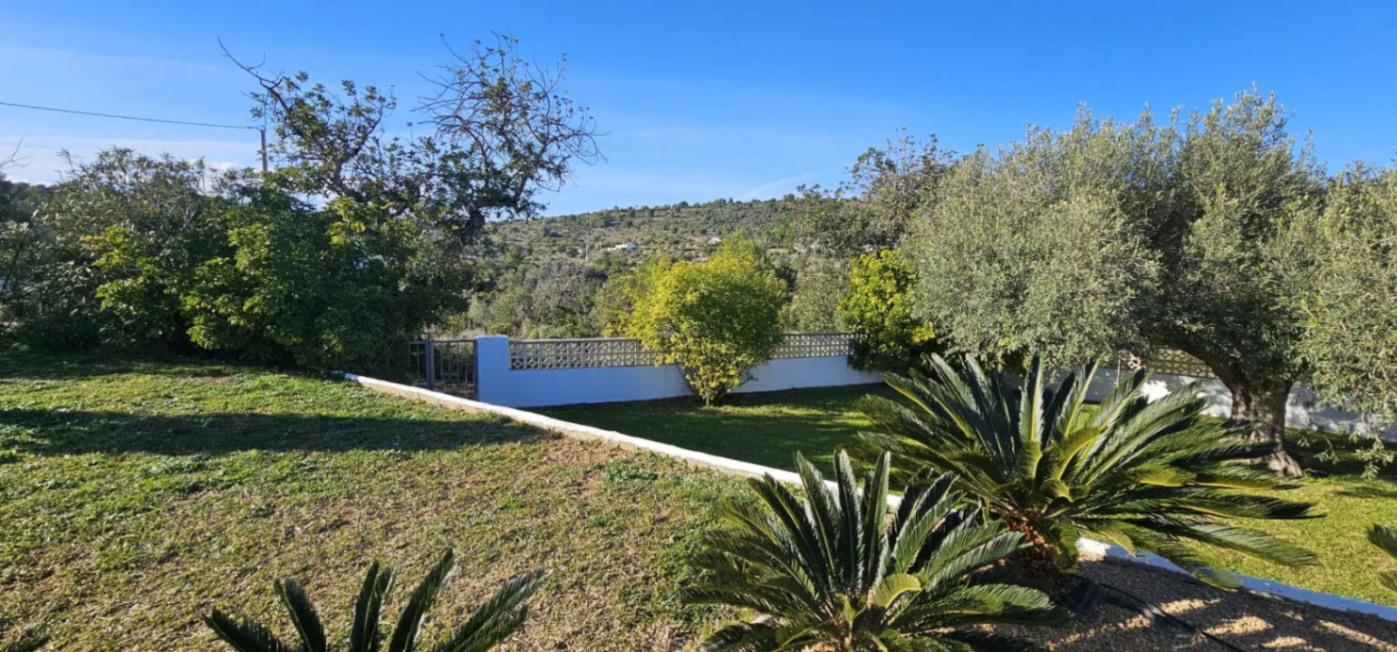 Betoverende finca in Benissa: natuur, privacy en de authentieke mediterraanse stijl.