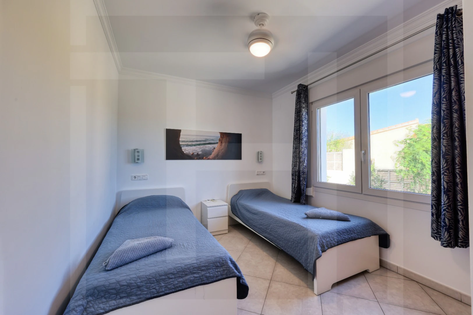 Villa exclusiva en Calpe con piscina, vistas al mar y ubicación costera privilegiada
