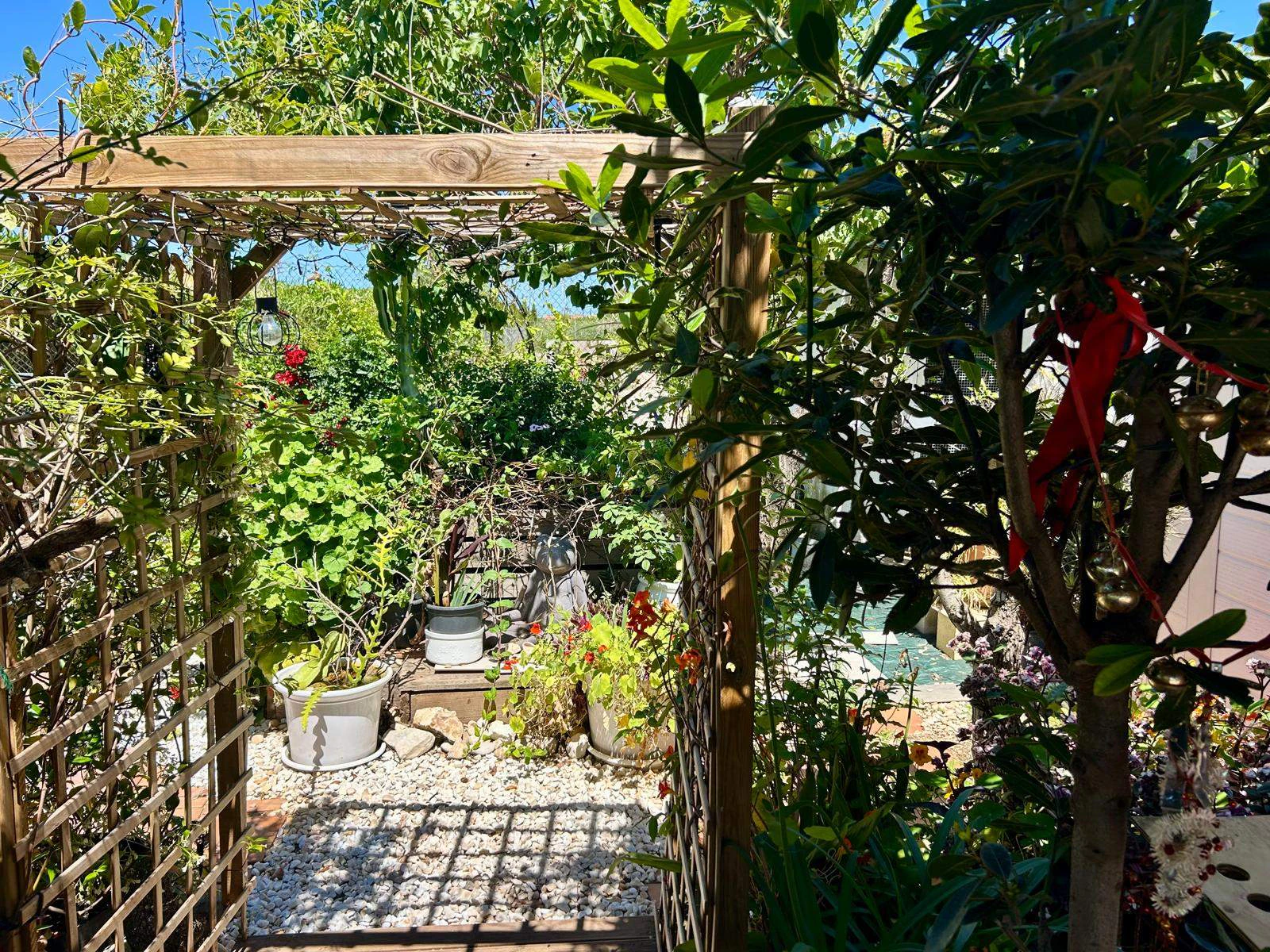 Casa de campo en una sola planta con encanto mediterráneo - El Vergel