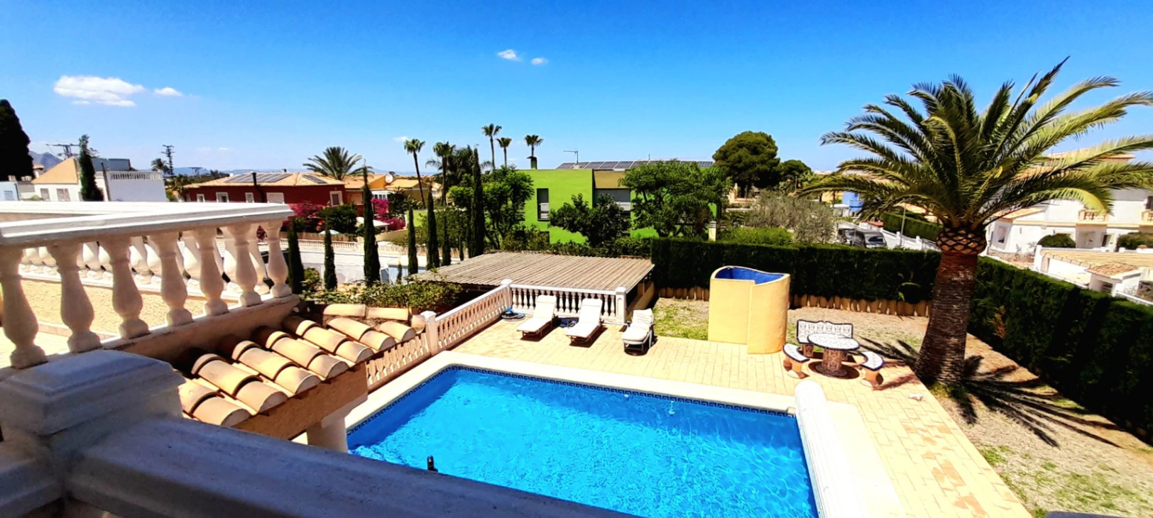 Chalet amplio y tradicional - Denia