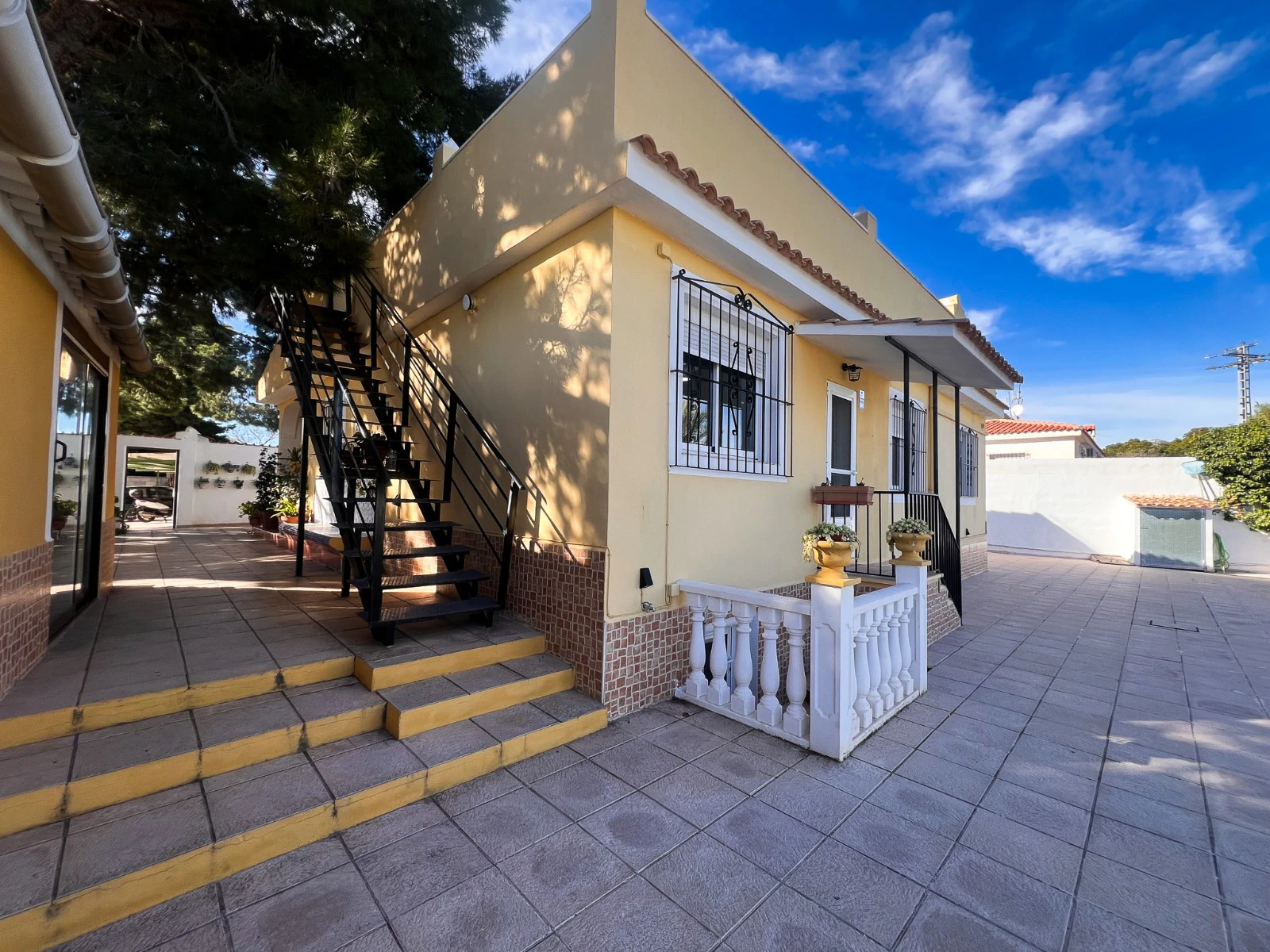 Finca te verkoop in Alicante