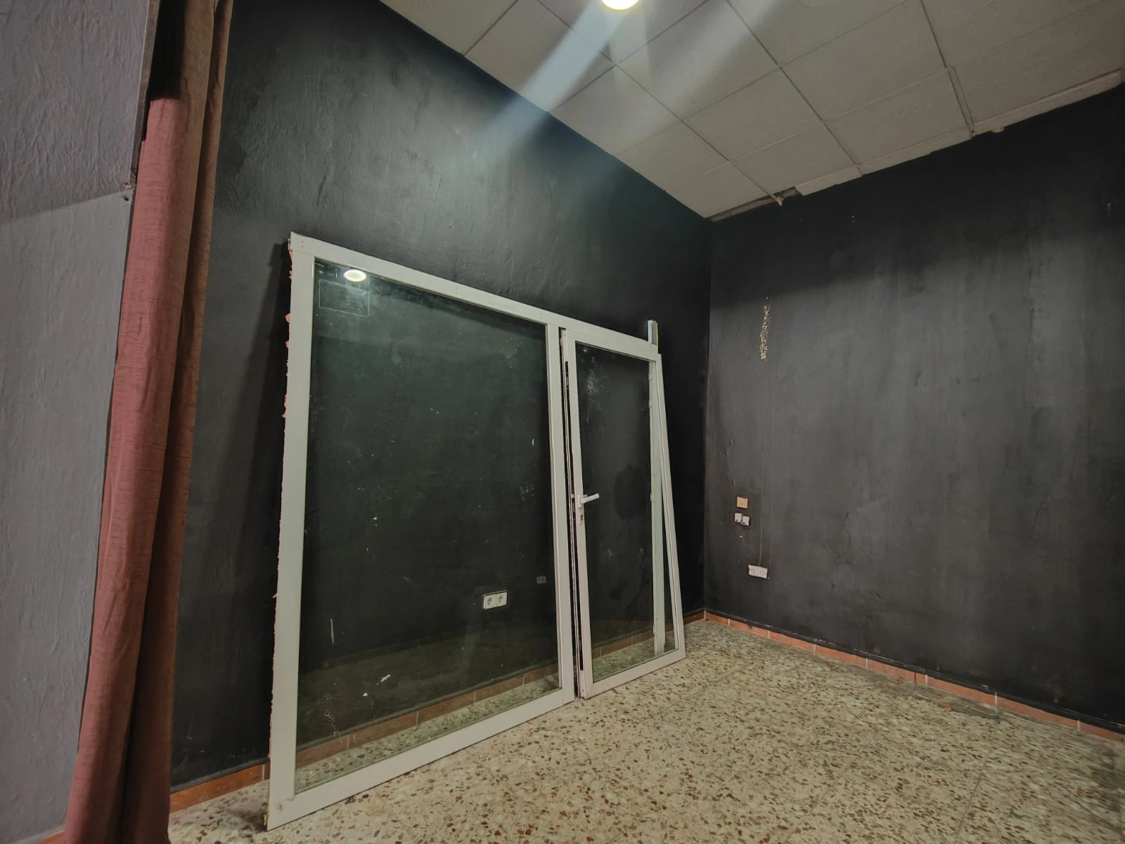 Espacioso Local Comercial - Teulada