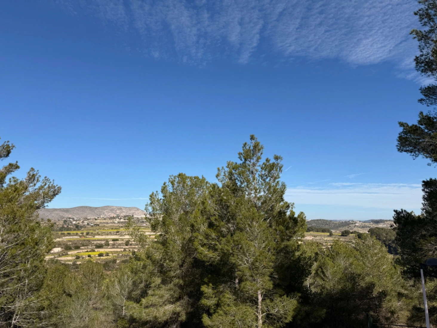 Villa de obra nueva con preciosas vistas abiertas en venta en Benimeit, Moraira