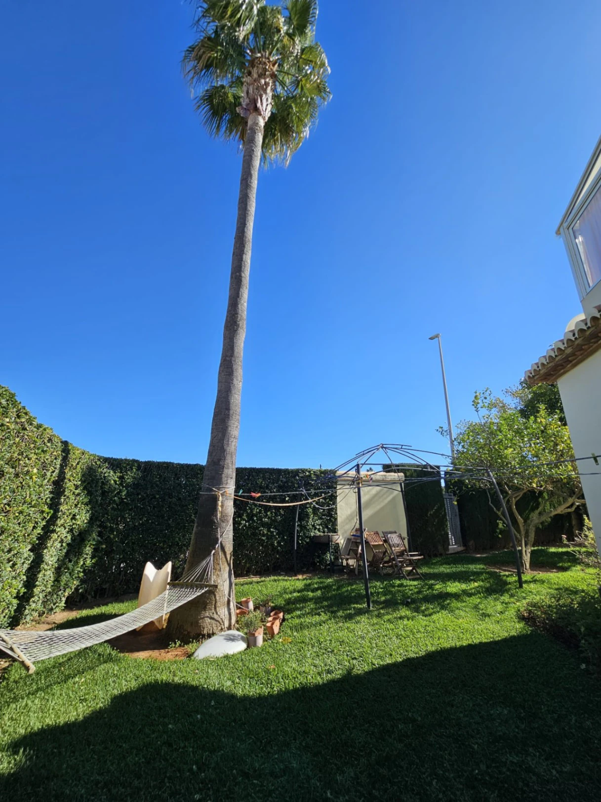 Mediterrane charme op enkele stappen van de zee: tussenwoning in Las Marinas - Denia