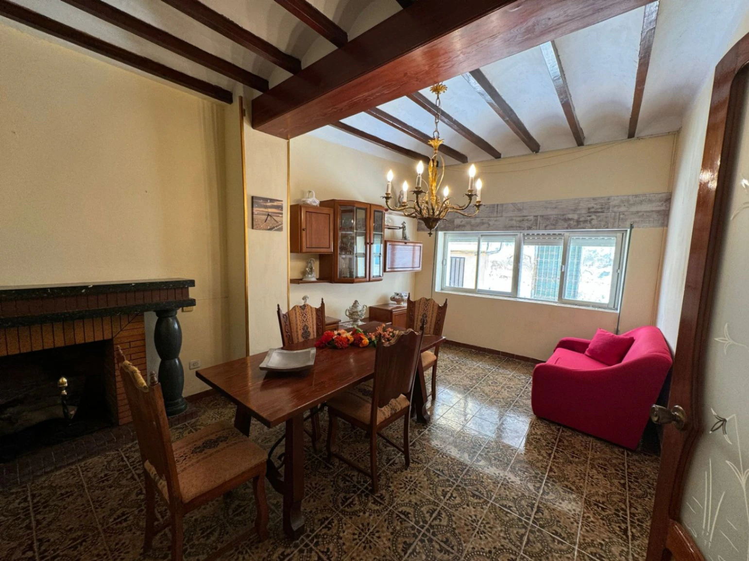 Casa de pueblo con alma mediterránea en Beniarbeig: amplitud, carácter y un potencial increíble