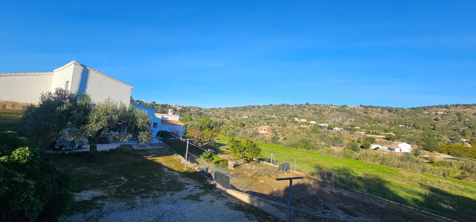 Betoverende finca in Benissa: natuur, privacy en de authentieke mediterraanse stijl.