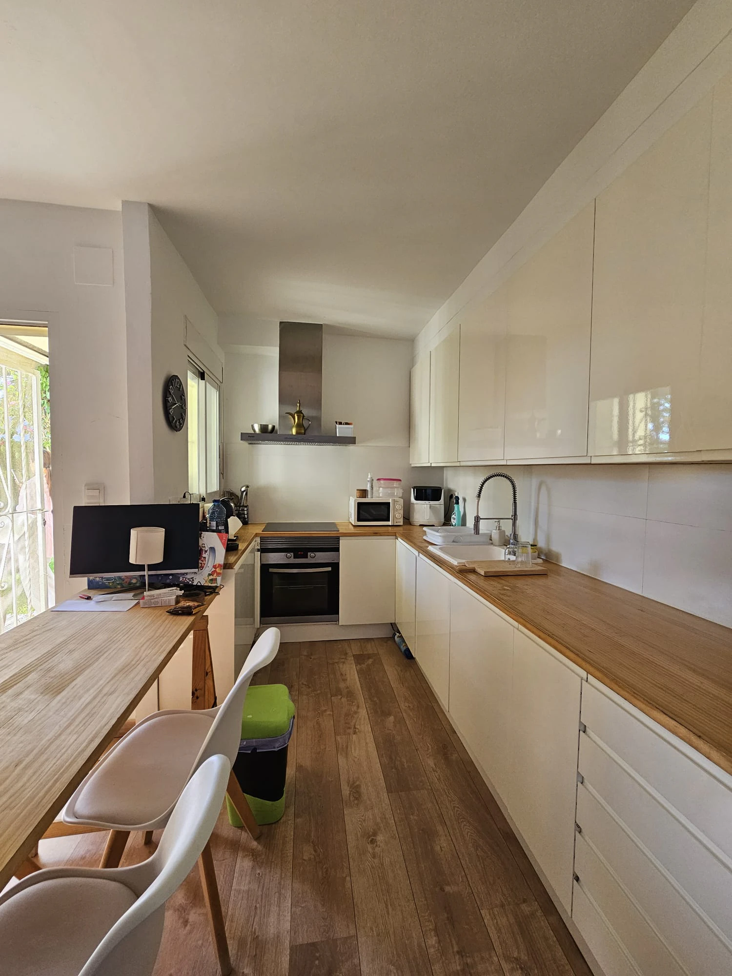 Mediterrane charme op enkele stappen van de zee: tussenwoning in Las Marinas - Denia