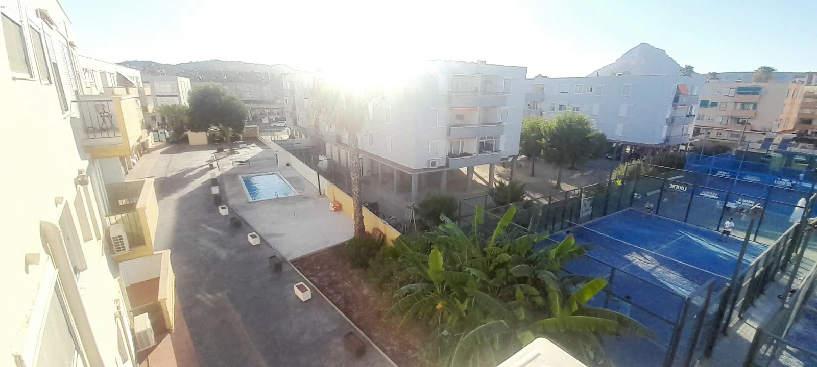 Opgeknapt appartement te koop met 2 slaapkamers en gemeenschappelijk zwembad in Jávea, Alicante
