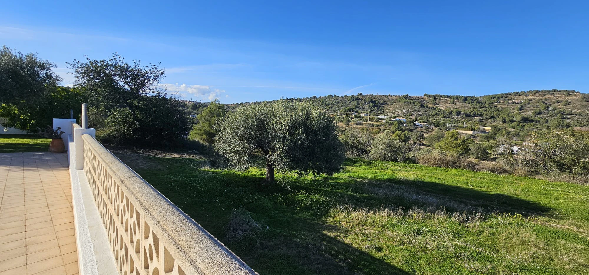 Betoverende finca in Benissa: natuur, privacy en de authentieke mediterraanse stijl.