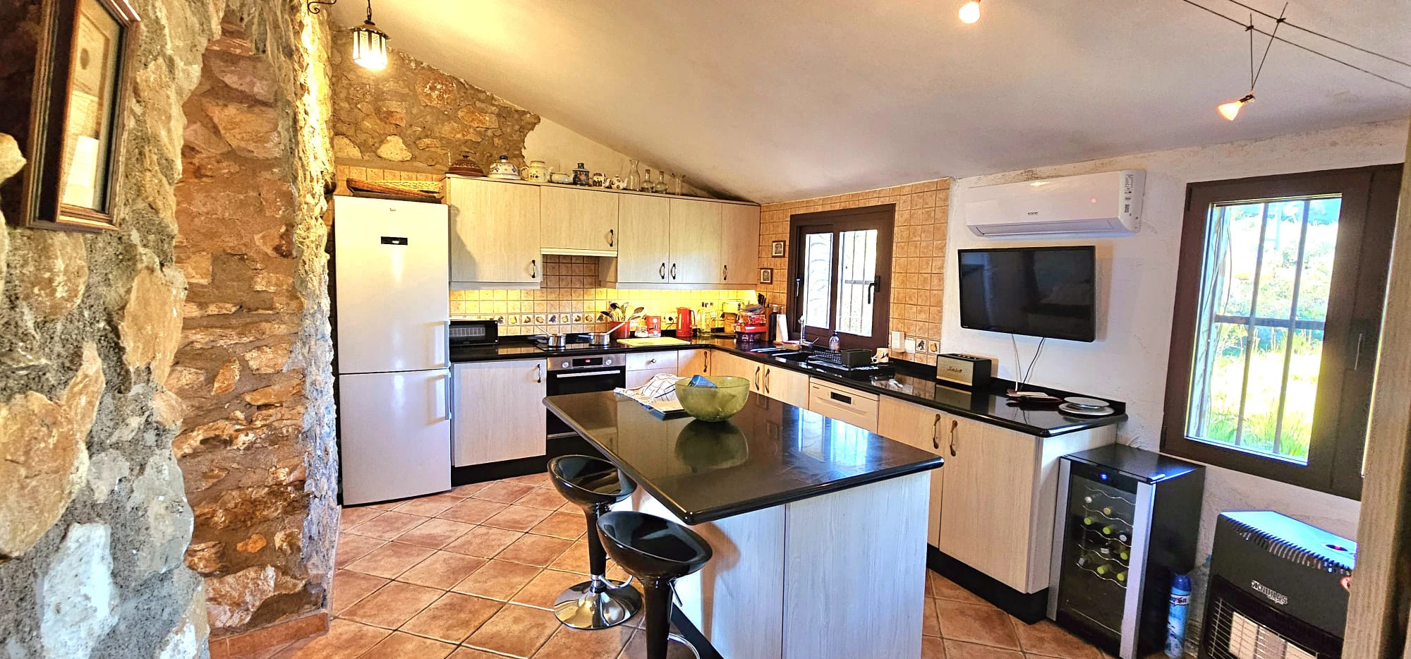 Charmante finca in Canor, Benissa: natuur, comfort en een vrij uitzicht