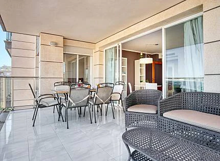 Apartamento en alquiler anual con preciosas vistas al mar - Calpe