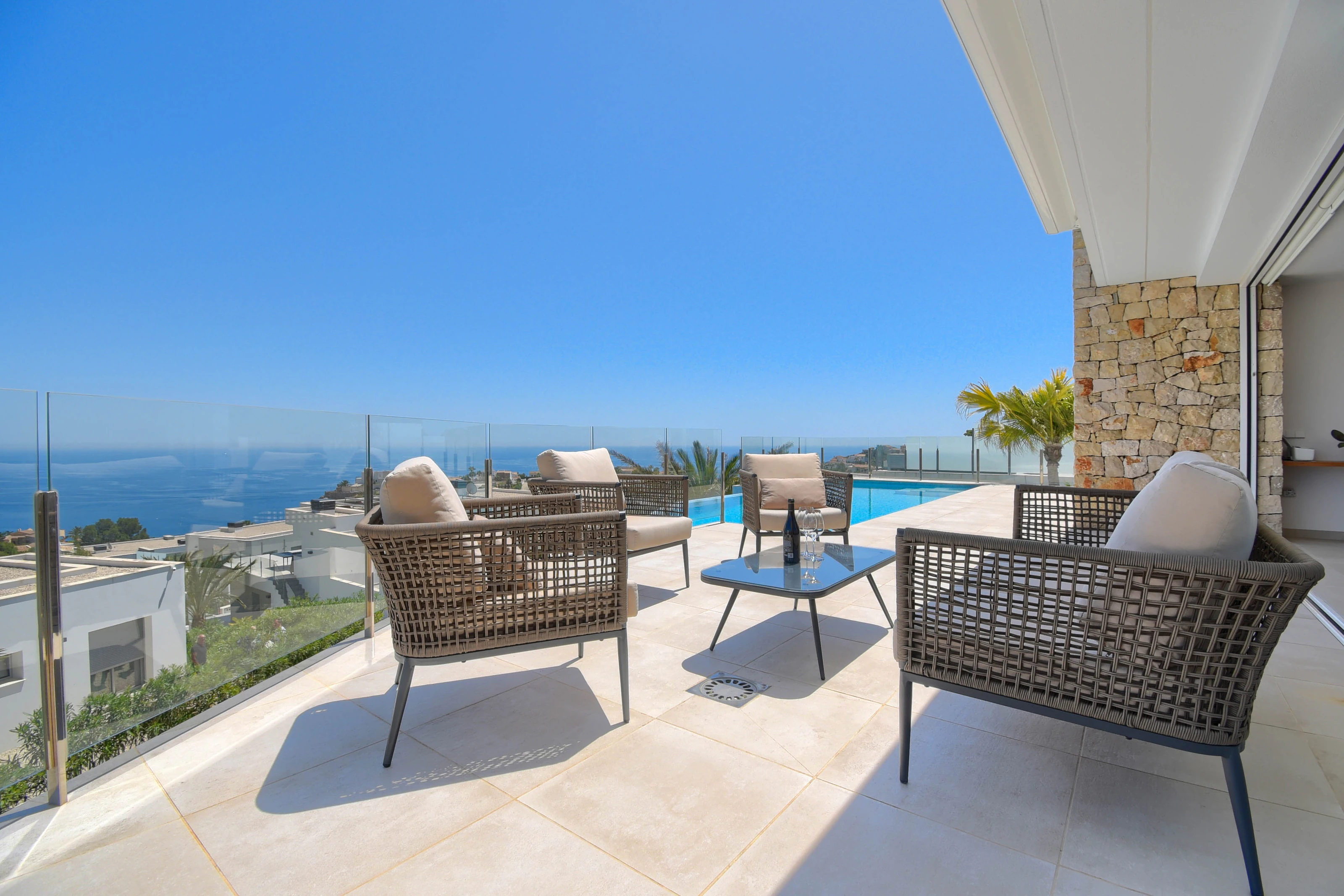 Villa de lujo con vistas panorámicas al mar - Estilo moderno