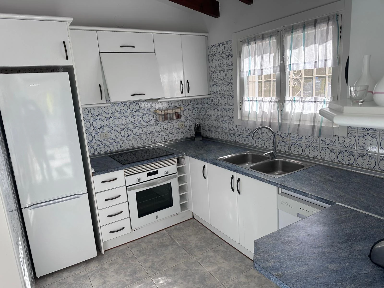 Villa de un nivel con vistas al mar en venta en La Sabatera, Moraira