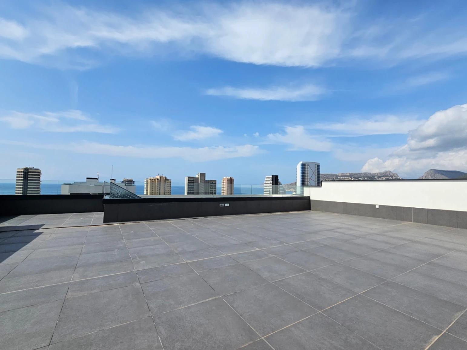 Nieuwbouw penthouse met zeezicht te koop in Centrum Calpe