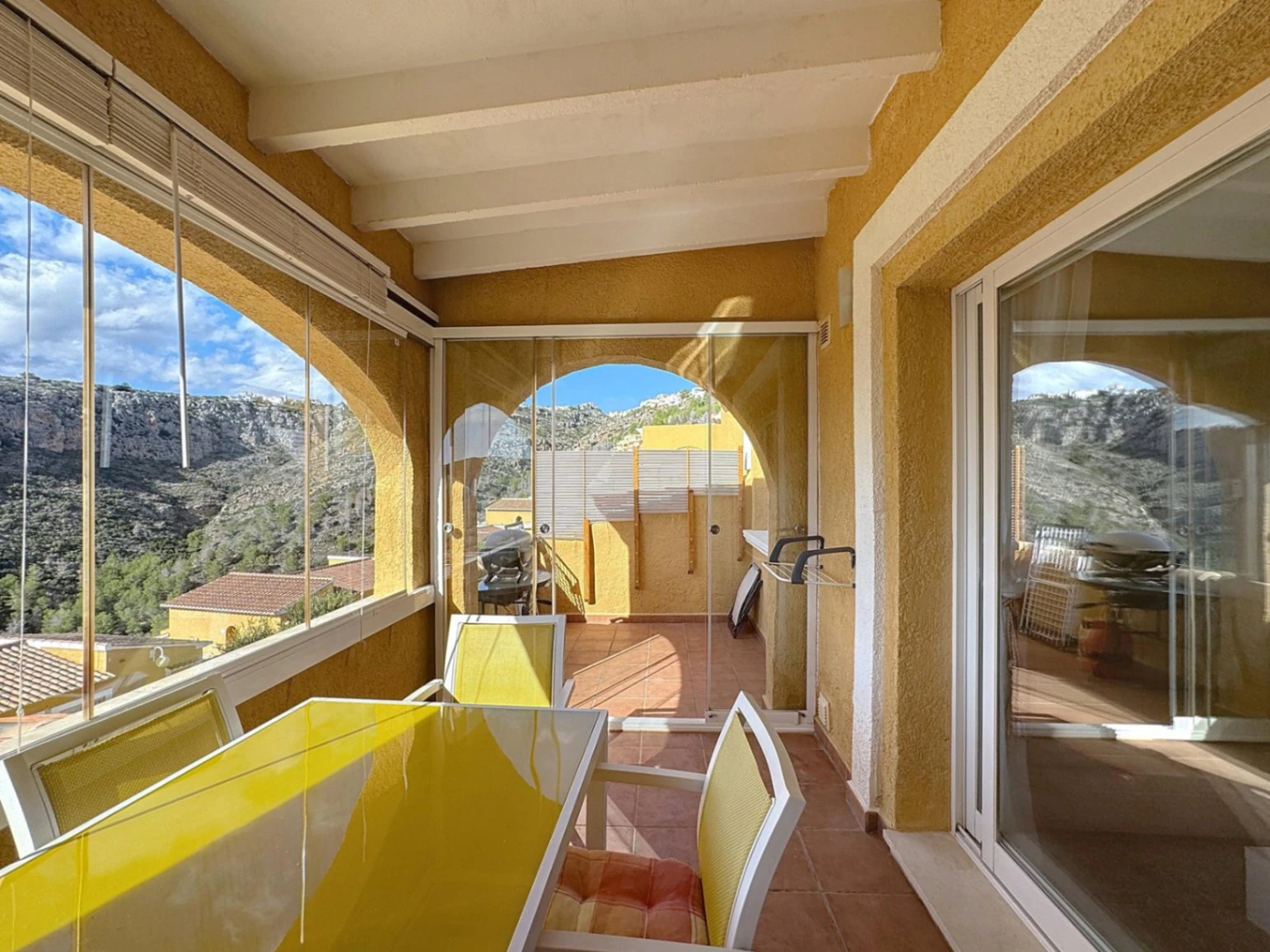 Ático con vistas a la montaña en Pueblo Montecala