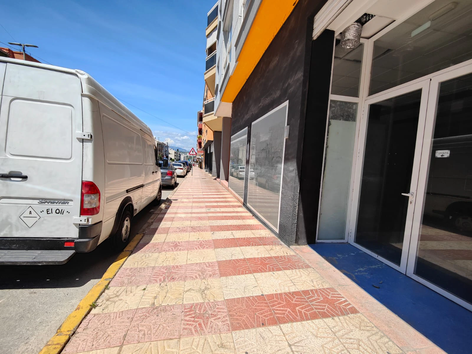 Espacioso Local Comercial - Teulada