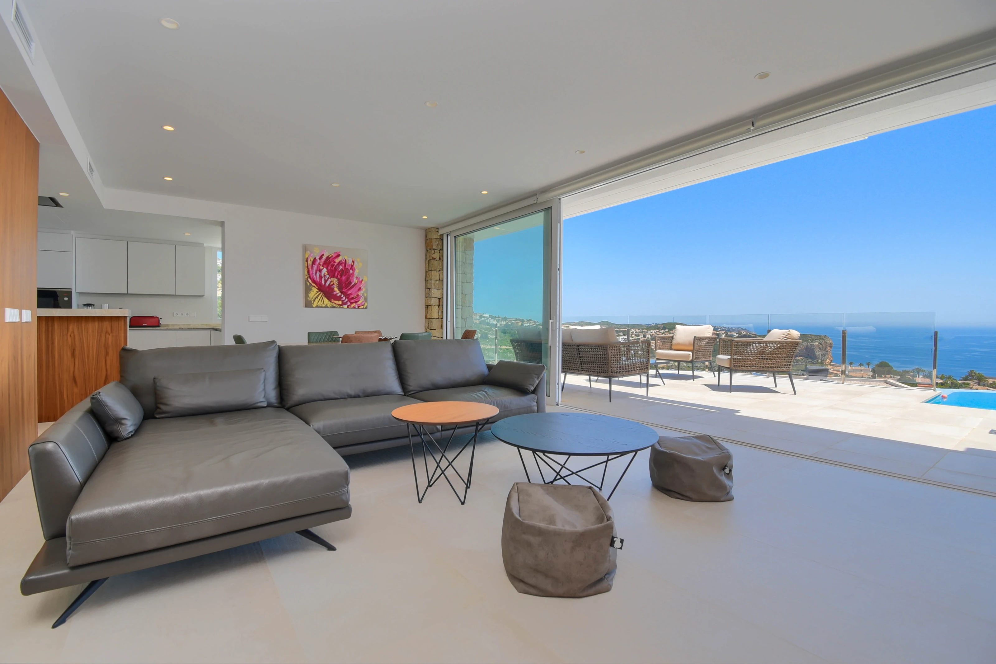 Villa de lujo con vistas panorámicas al mar - Estilo moderno