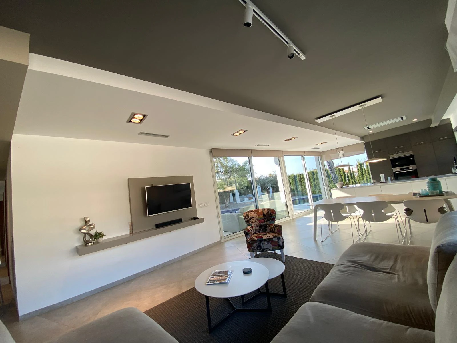 Moderne villa met privacy, licht en comfort in Benissa Costa