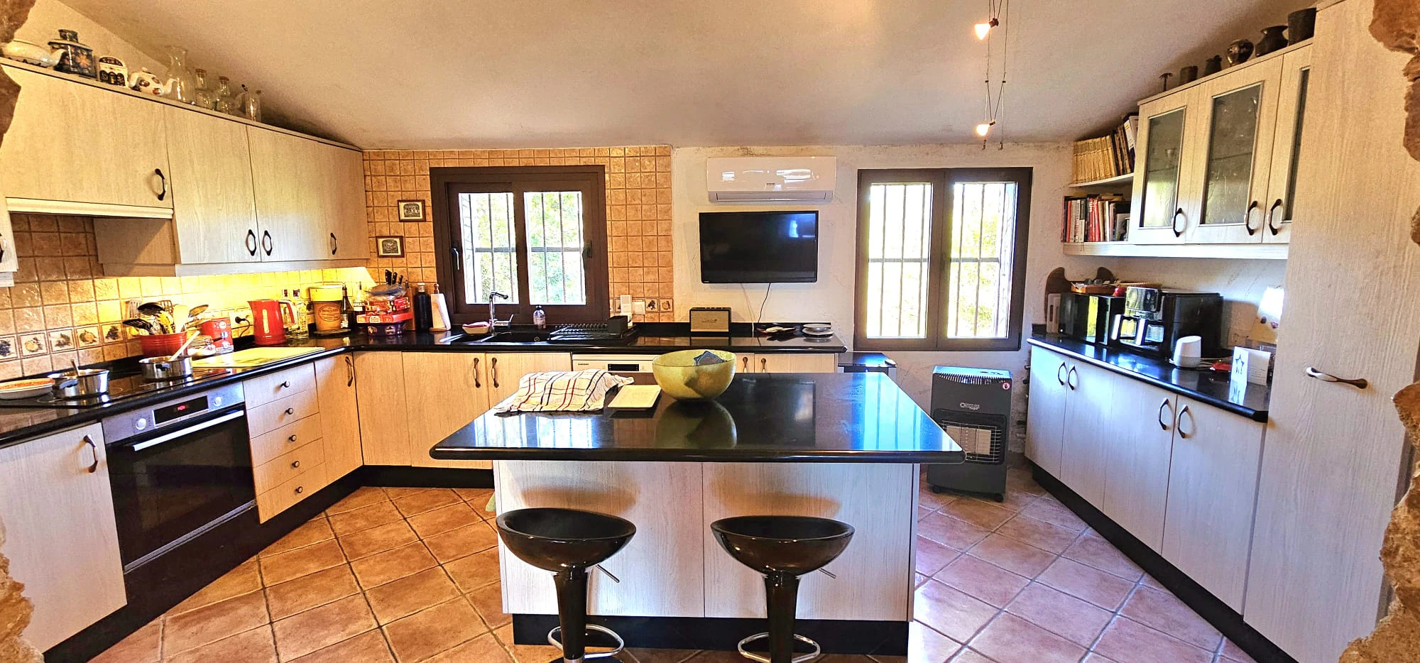 Charmante finca in Canor, Benissa: natuur, comfort en een vrij uitzicht