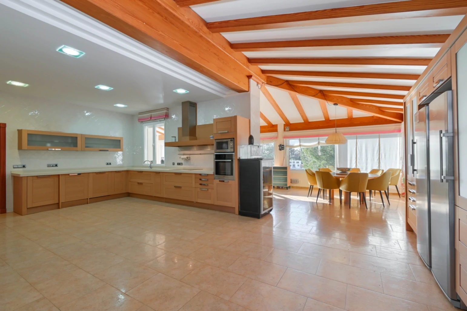 ARCHITECTONISCH JUWEEL, ZWEMBAD, TENNIS EN GASTENHUIS IN ALZIRA