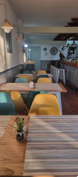 Traspaso y alquiler anual - Bar/ Restaurante