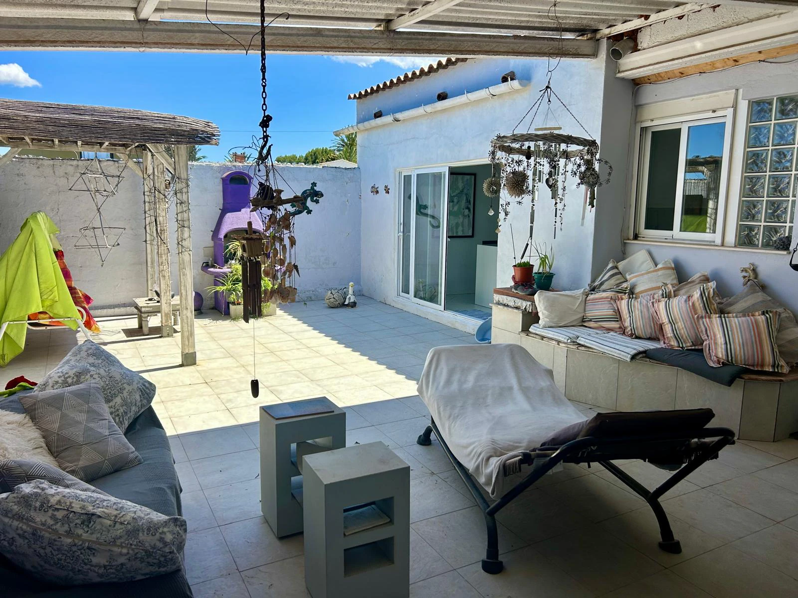 Casa de campo en una sola planta con encanto mediterráneo - El Vergel