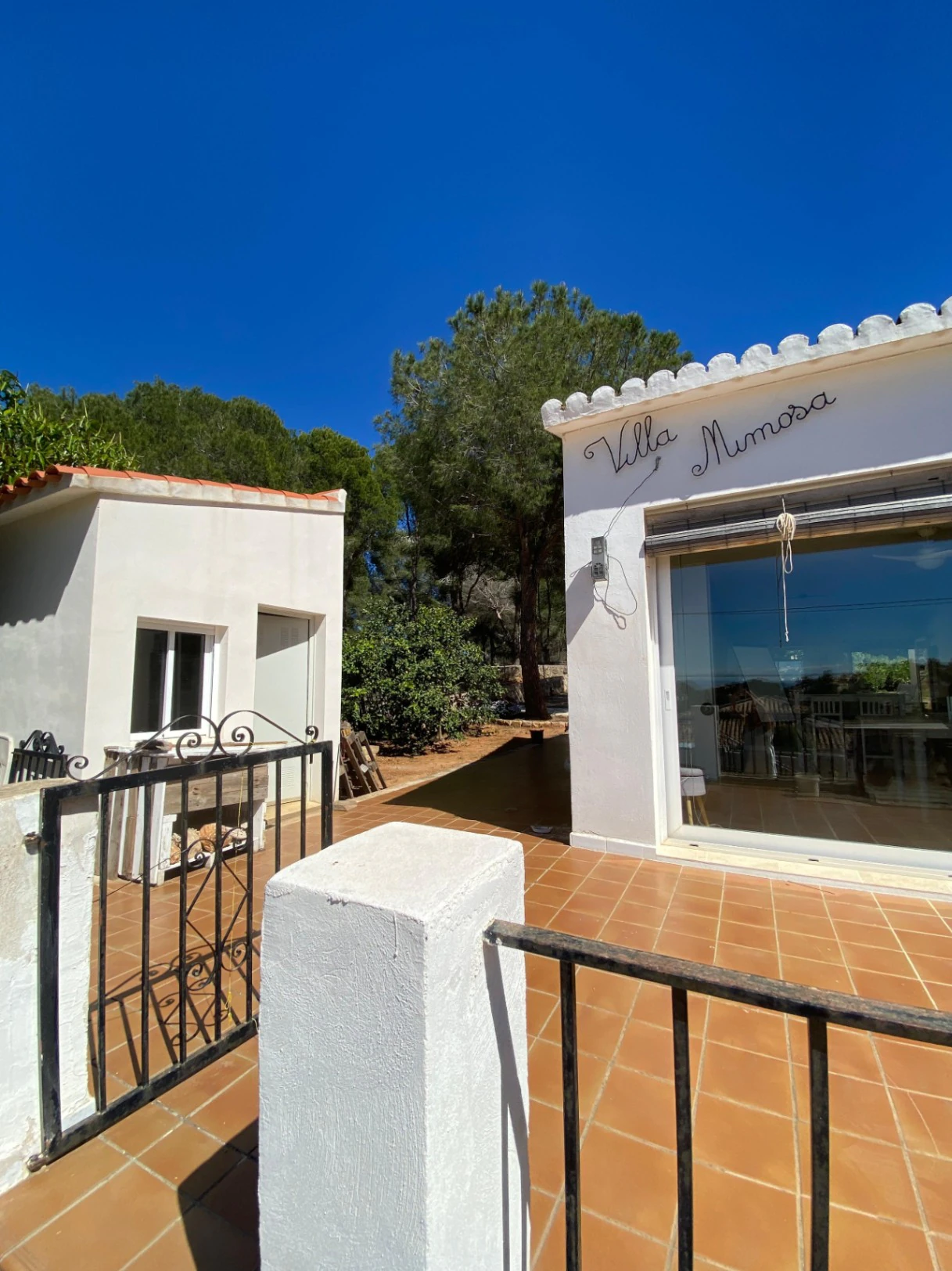Villa Ibicenca con vistas panorámicas al Mar y a la Montaña en Dénia