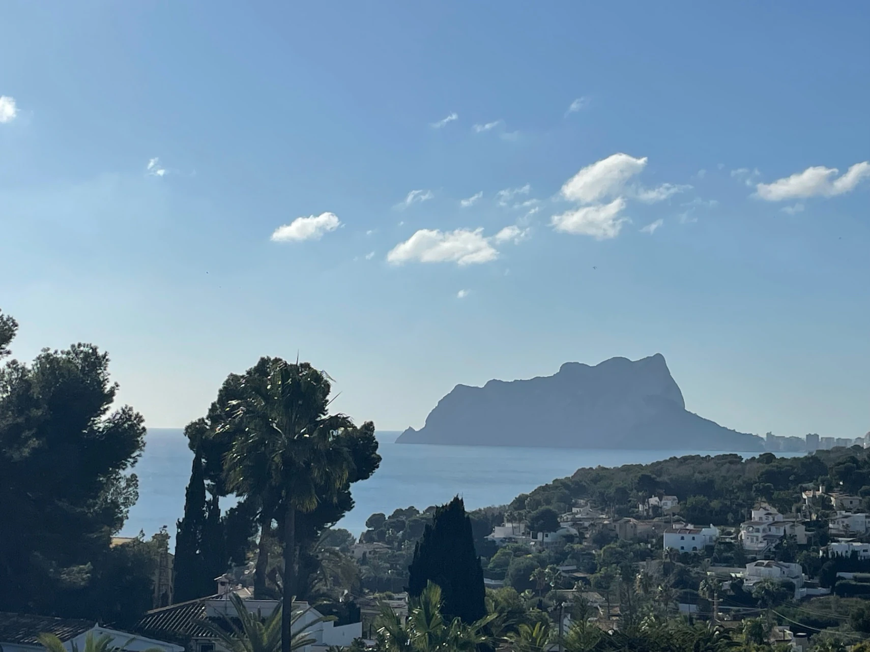 Gelijkvloerse villa te koop met prachtig zeezicht kortbij voorzieningen in San Jaime, Benissa