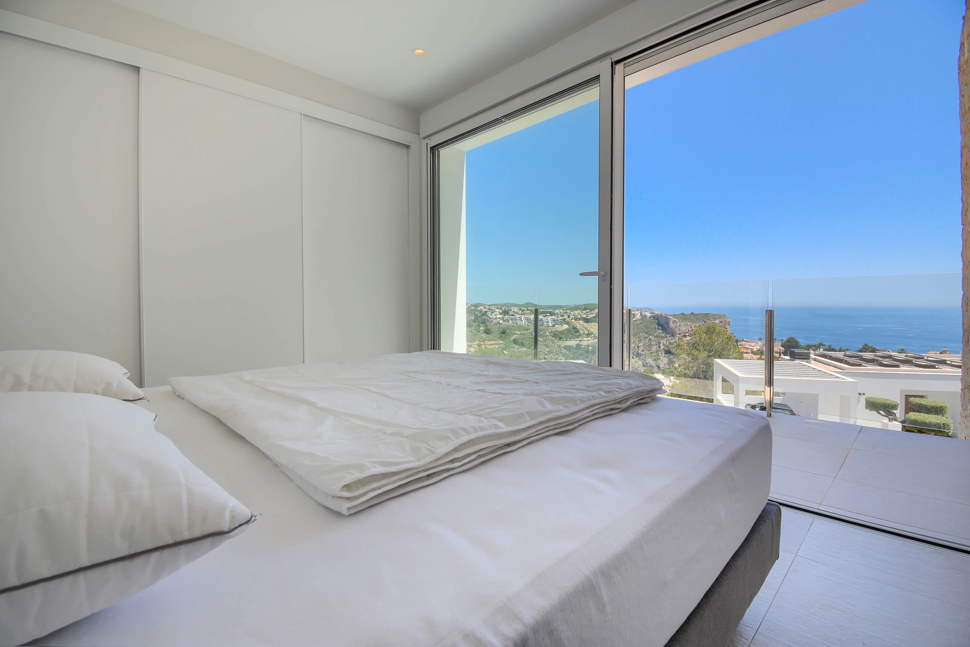 Villa de lujo con vistas panorámicas al mar - Estilo moderno