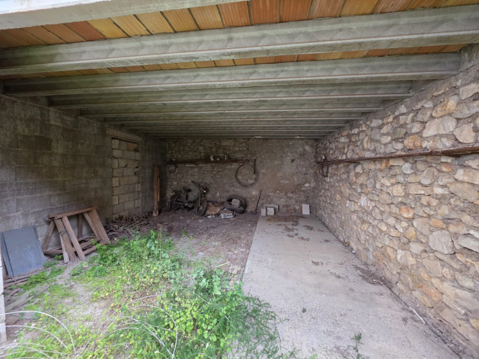 Almacén en venta con gran potencial - Benigembla