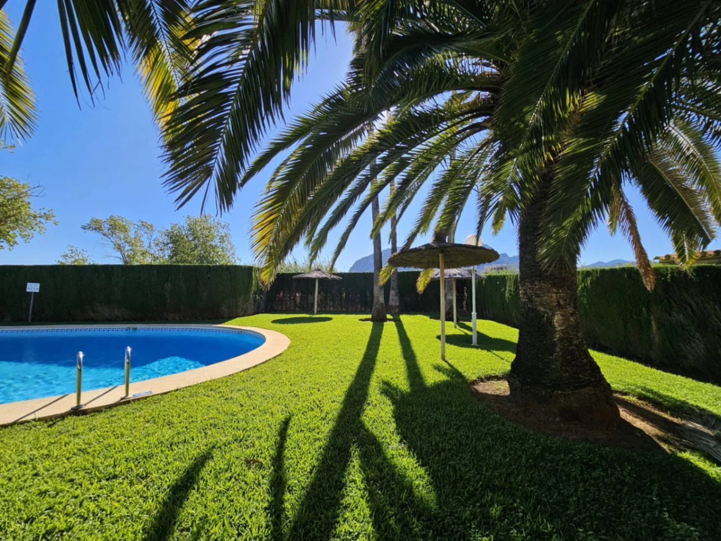Mediterrane charme op enkele stappen van de zee: tussenwoning in Las Marinas - Denia