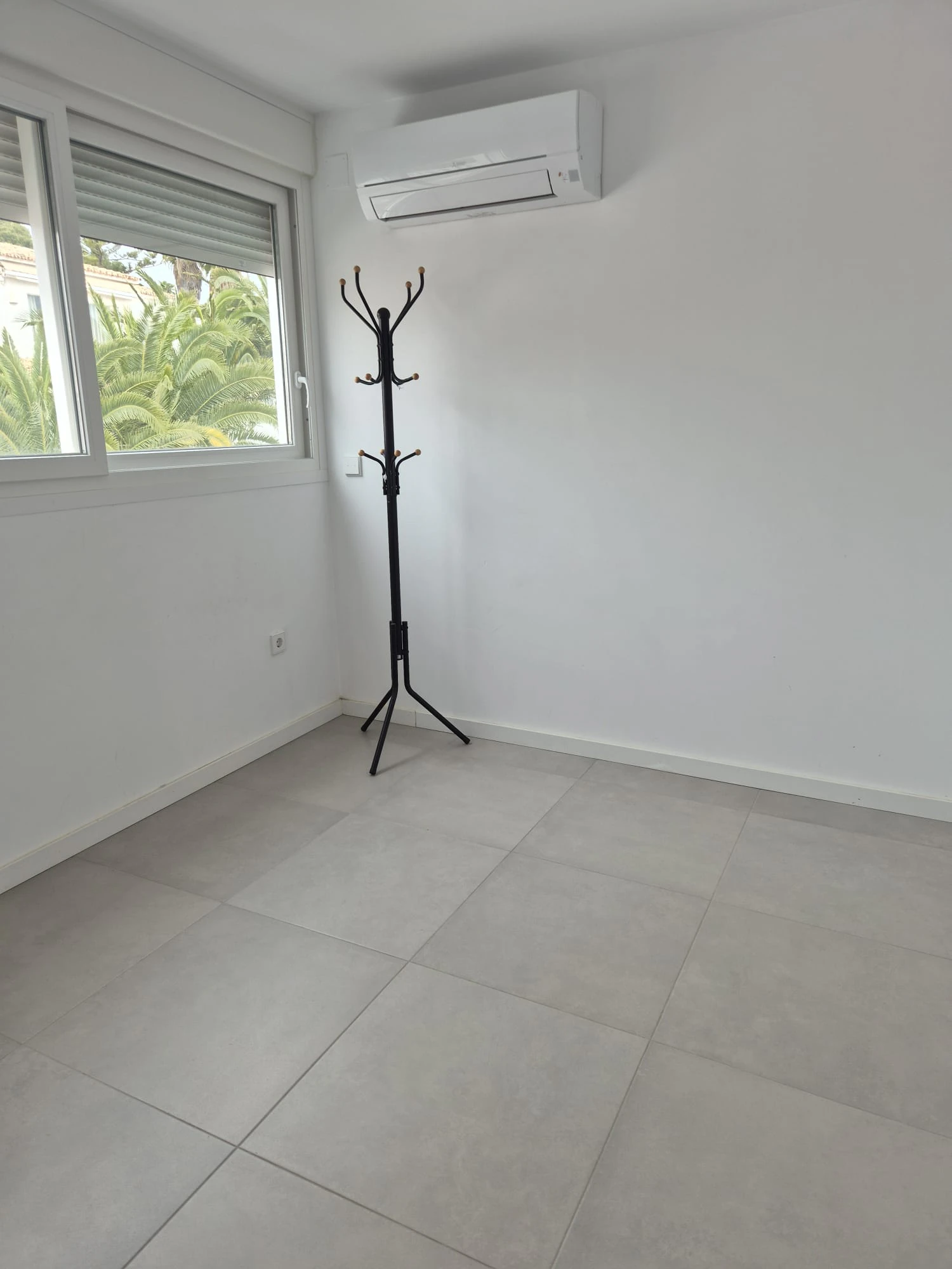 Exclusivo apartamento reformado con vistas al mar en Moraira – Alquiler anual