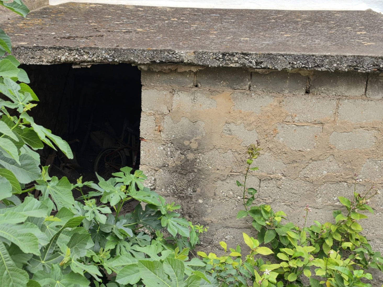 Casa de pueblo en venta con mucho potencial - Benigembla