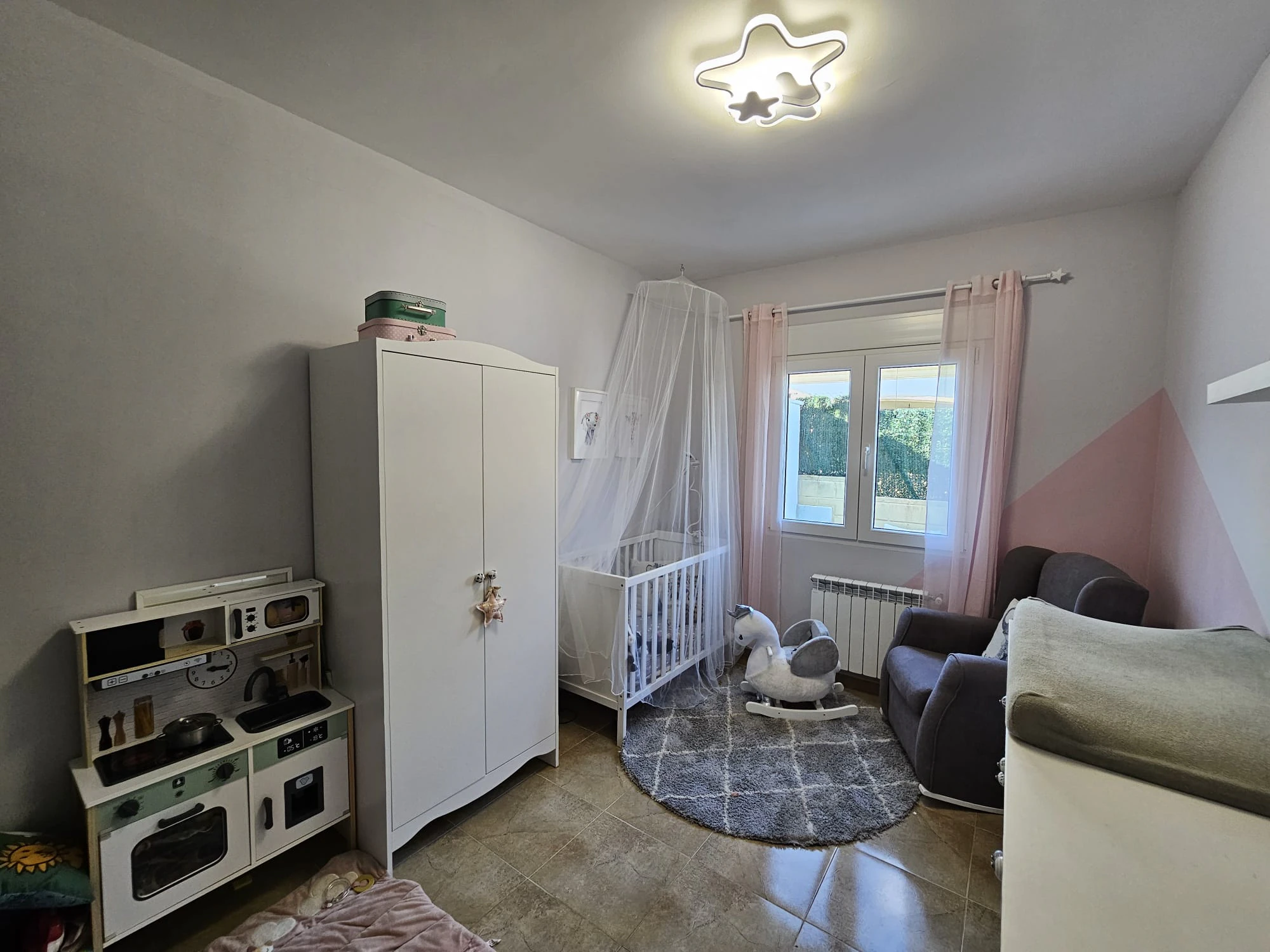Casa adosada en venta en Benitachell con 2 dormitorios y piscina comunitaria.