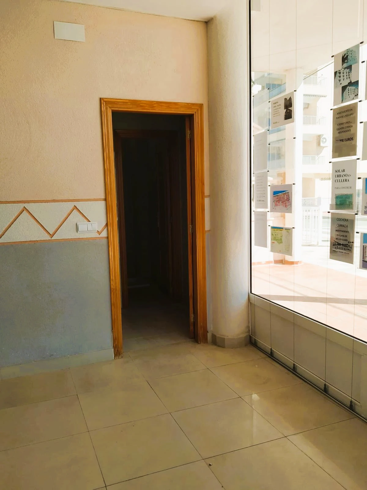 Local multifuncional en planta baja con excelente accesibilidad y espacio exterior - Bellreguard