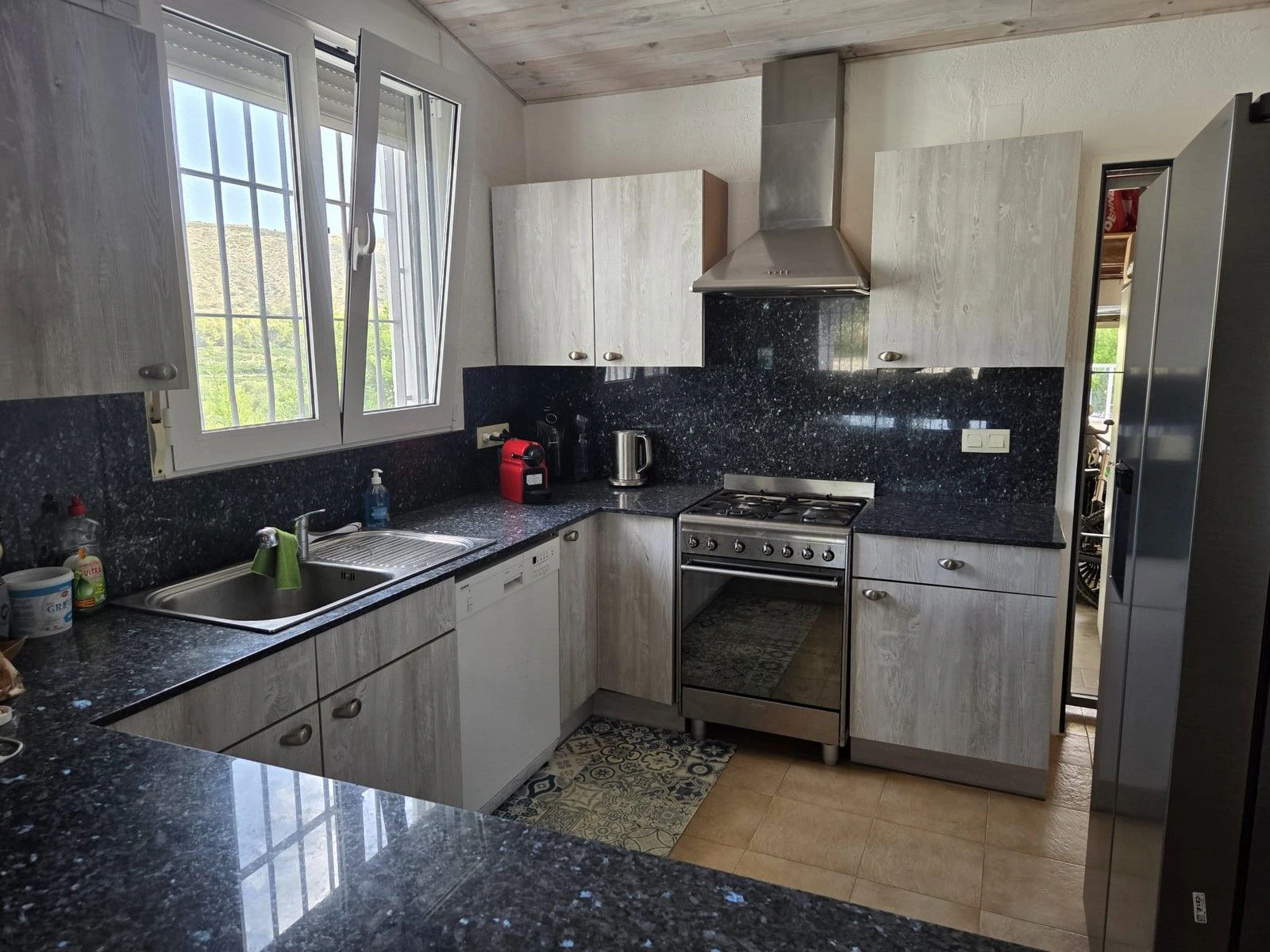 Betoverende finca in Benissa: natuur, privacy en de authentieke mediterraanse stijl.