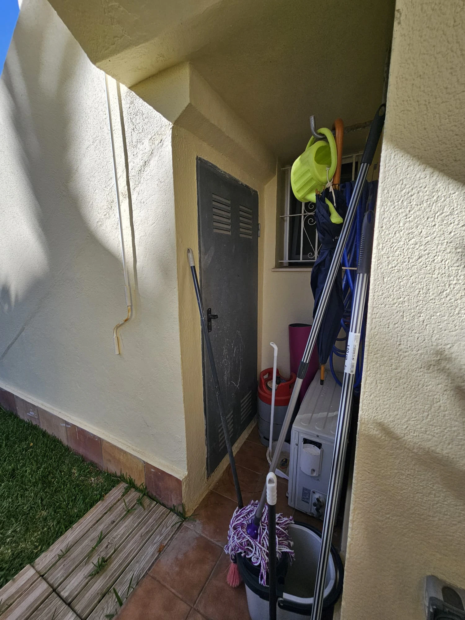 Mediterrane charme op enkele stappen van de zee: tussenwoning in Las Marinas - Denia
