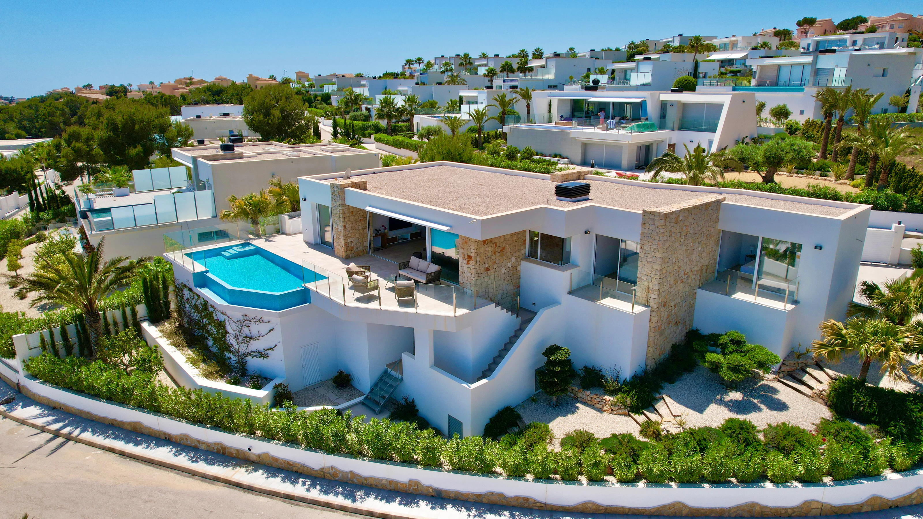 Villa de lujo con vistas panorámicas al mar - Estilo moderno