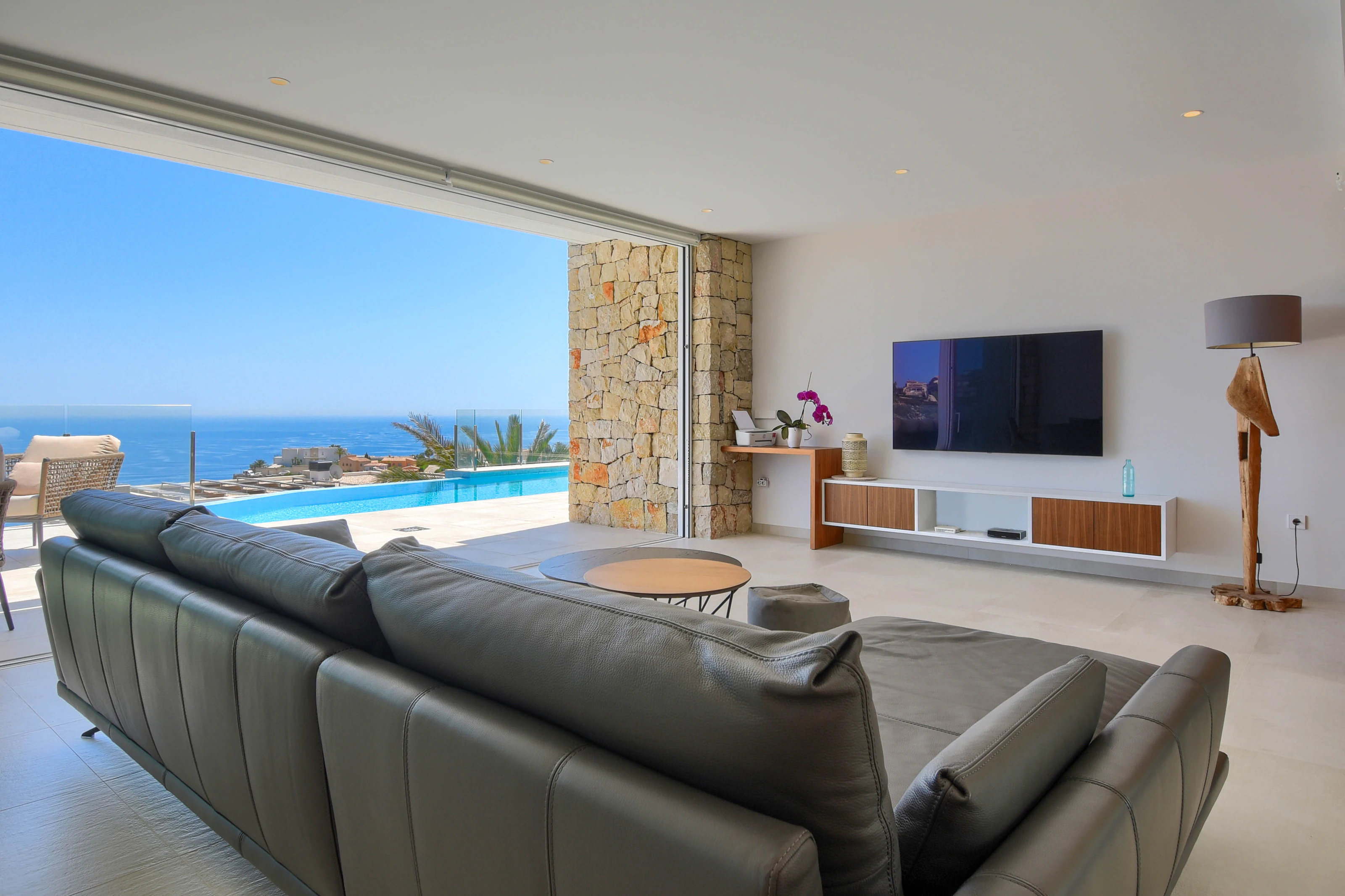 Villa de lujo con vistas panorámicas al mar - Estilo moderno